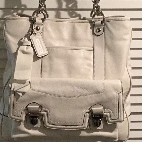 🌻NWOT Coach Large Leather Poppy Tote with large front pocket. - Picture 2 of 16